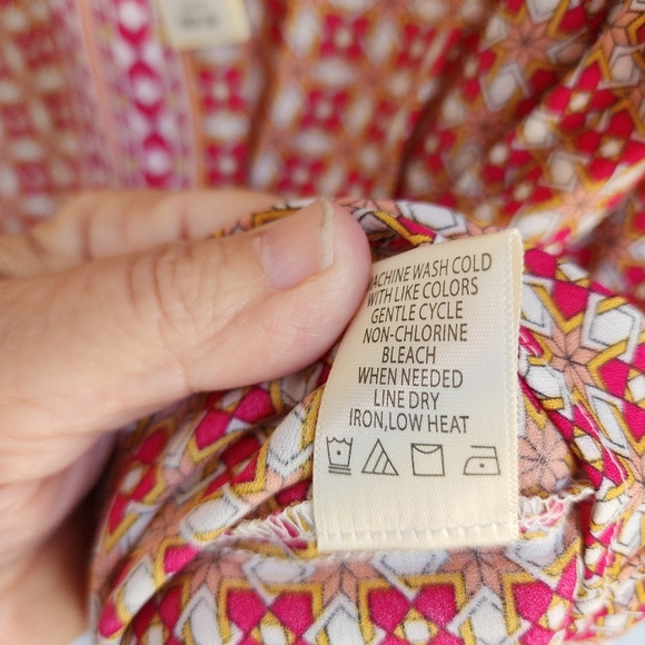 NWT Max Studio Front Tie Blouse Flutter Sleeves Medium - Picture 9 of 9